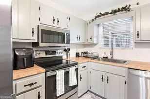 1426 Raintree Dr, Snellville, GA 30078 - Photo 13