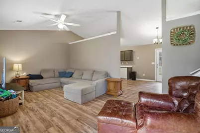 170 Hunters Trace, Covington, GA 30014 - Photo 11