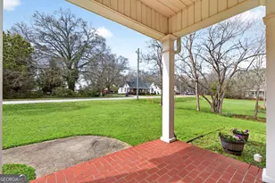 38 Bowden St, Locust Grove, GA 30248 - Photo 5