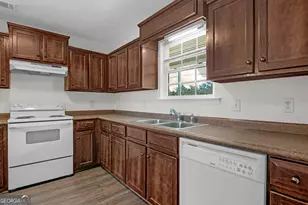 3573 SE Arnold Dr, Allenhurst, GA 31301 - Photo 9