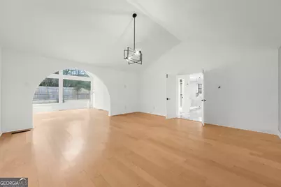 7025 Northgreen Drive, Sandy Springs, GA 30328 - Photo 13