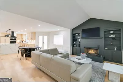 7025 Northgreen Drive, Sandy Springs, GA 30328 - Photo 9