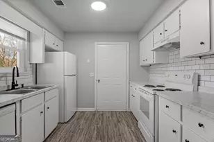 184 Sequoia Cir, Hinesville, GA 31313 - Photo 9