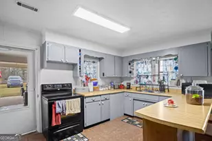 195 Mollie Bowen Ln, Cobbtown, GA 30420 - Photo 3