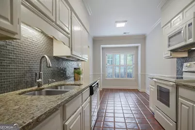 1160 Windsor Parkway #8, Atlanta, GA 30319 - Photo 9