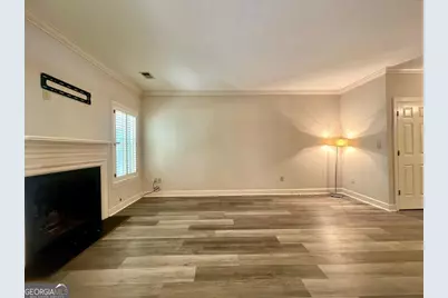 1160 Windsor Parkway #8, Atlanta, GA 30319 - Photo 7