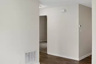 1957 Karen Cir, Milledgeville, GA 31061 - Photo 5