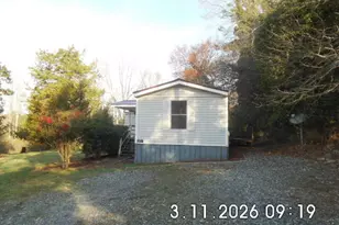 877 Paradise Park Rd, Cornelia, GA 30531 - Photo 1