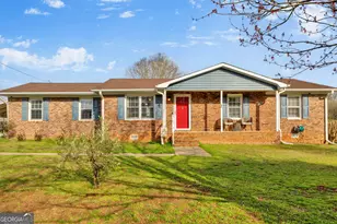 340 Floyd St, Royston, GA 30662 - Photo 1