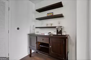 250 Pharr Rd NE, Atlanta, GA 30305 - Photo 13