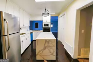 708 Miles Rd, Baxley, GA 31513 - Photo 17