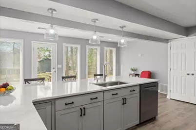 2878 Clearbrook Drive NE, Marietta, GA 30068 - Photo 3