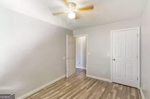 5559 Strathmoor Manor Cir, Lithonia, GA 30058 - Photo 13
