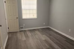 8423 Avalon Dr, Riverdale, GA 30274 - Photo 5