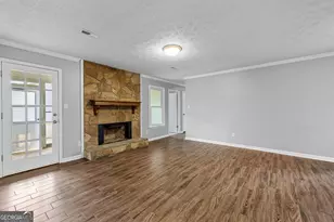 240 N Hampton Dr, Fayetteville, GA 30215 - Photo 7