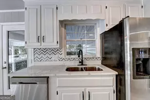 866 Armand Ct NE, Atlanta, GA 30324 - Photo 17