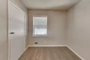 1352 Labelle St, Jonesboro, GA 30238 - Photo 9