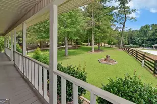 246 Harvey Ln, Lavonia, GA 30553 - Photo 3