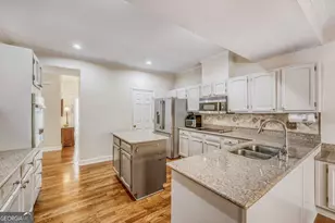 3833 Savannah Square E, Atlanta, GA 30340 - Photo 5