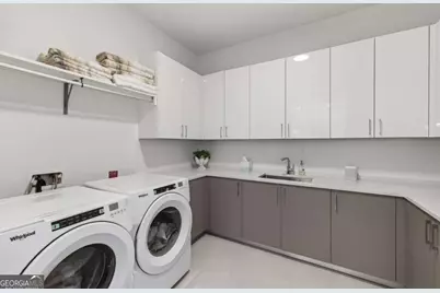 2425 Peachtree Road NE #1704, Atlanta, GA 30305 - Photo 17