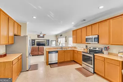 1077 Marne Boulevard, Hinesville, GA 31313 - Photo 11