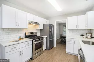 140 Crabtree Dr, Roswell, GA 30076 - Photo 3