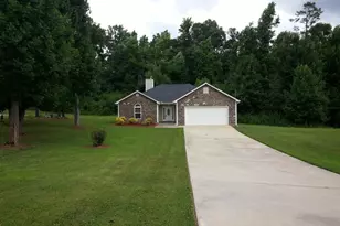 182 Hawk Ln, Carrollton, GA 30116 - Photo 1