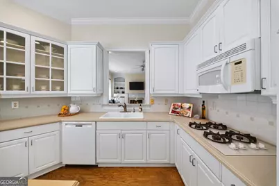 300 Nell Court, Sandy Springs, GA 30342 - Photo 15