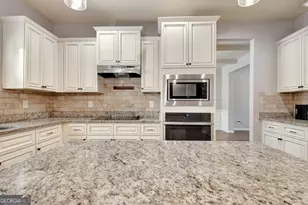 201 Fox Hall Crossing E, Senoia, GA 30276 - Photo 17