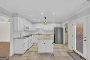 29 N Stratford Dr, Athens, GA 30605 - Photo 3