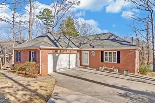 131 Sunrise Dr, Lavonia, GA 30553 - Photo 1