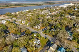 400 Dartmouth St, Brunswick, GA 31520 - Photo 1