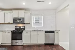 250 Maple St, Hapeville, GA 30354 - Photo 11