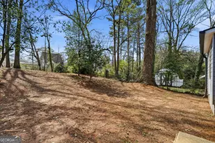 250 Maple St, Hapeville, GA 30354 - Photo 17