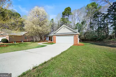396 E Sycamore Drive, Winder, GA 30680 - Photo 3