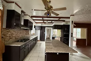 643 E 40th St, Savannah, GA 31401 - Photo 13