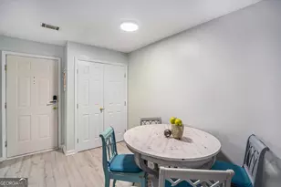 2106 Pine Heights Dr, Atlanta, GA 30324 - Photo 9