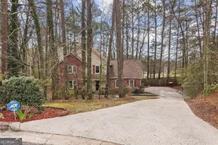120 Chateau Cir, Fayetteville, GA 30215 - Photo 3