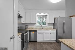 5809 Oakleaf Way, Stone Mountain, GA 30087 - Photo 11