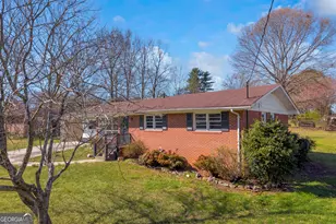 208 Cherry St, Toccoa, GA 30577 - Photo 13