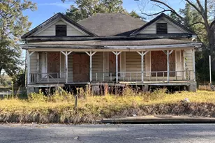 822 Stevens Street N, Thomasville, GA 31792 - Photo 1