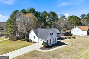 5551 Chestnut Creek Ln, Flowery Branch, GA 30542 - Photo 9