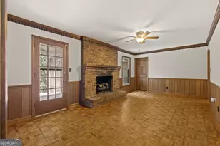 1055 Hunterhill Dr, Roswell, GA 30075 - Photo 25