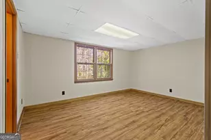 1055 Hunterhill Dr, Roswell, GA 30075 - Photo 65