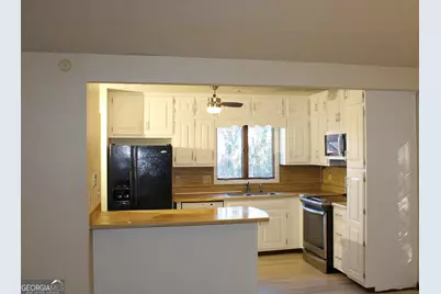 1517 Stoneleigh Way, Stone Mountain, GA 30088 - Photo 3