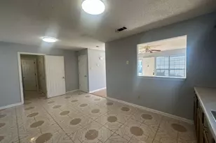 471 Eagles Crossing Cir, Riverdale, GA 30274 - Photo 5