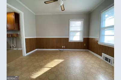 225 S Myrtle Street, Winder, GA 30680 - Photo 5