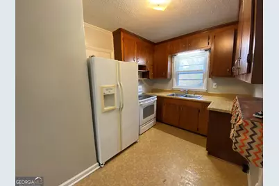 225 S Myrtle Street, Winder, GA 30680 - Photo 3