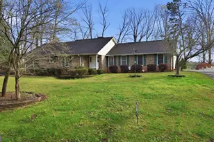 304 Beaverbrook Dr, Toccoa, GA 30577 - Photo 5