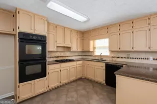 4620 Hadley Pl, Snellville, GA 30039 - Photo 11